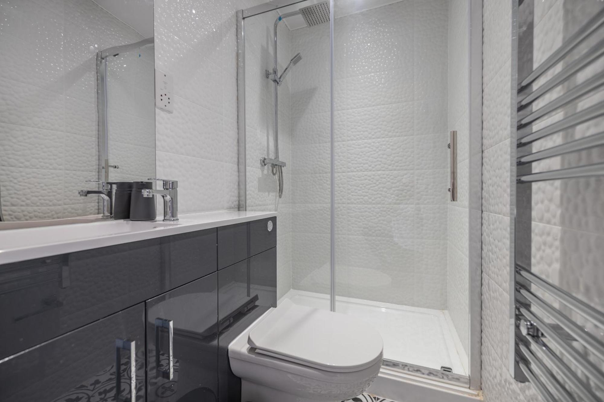 Luxury Retreat, Perfect For Business & Families With Free Gym By The Pocklington - The Abbey