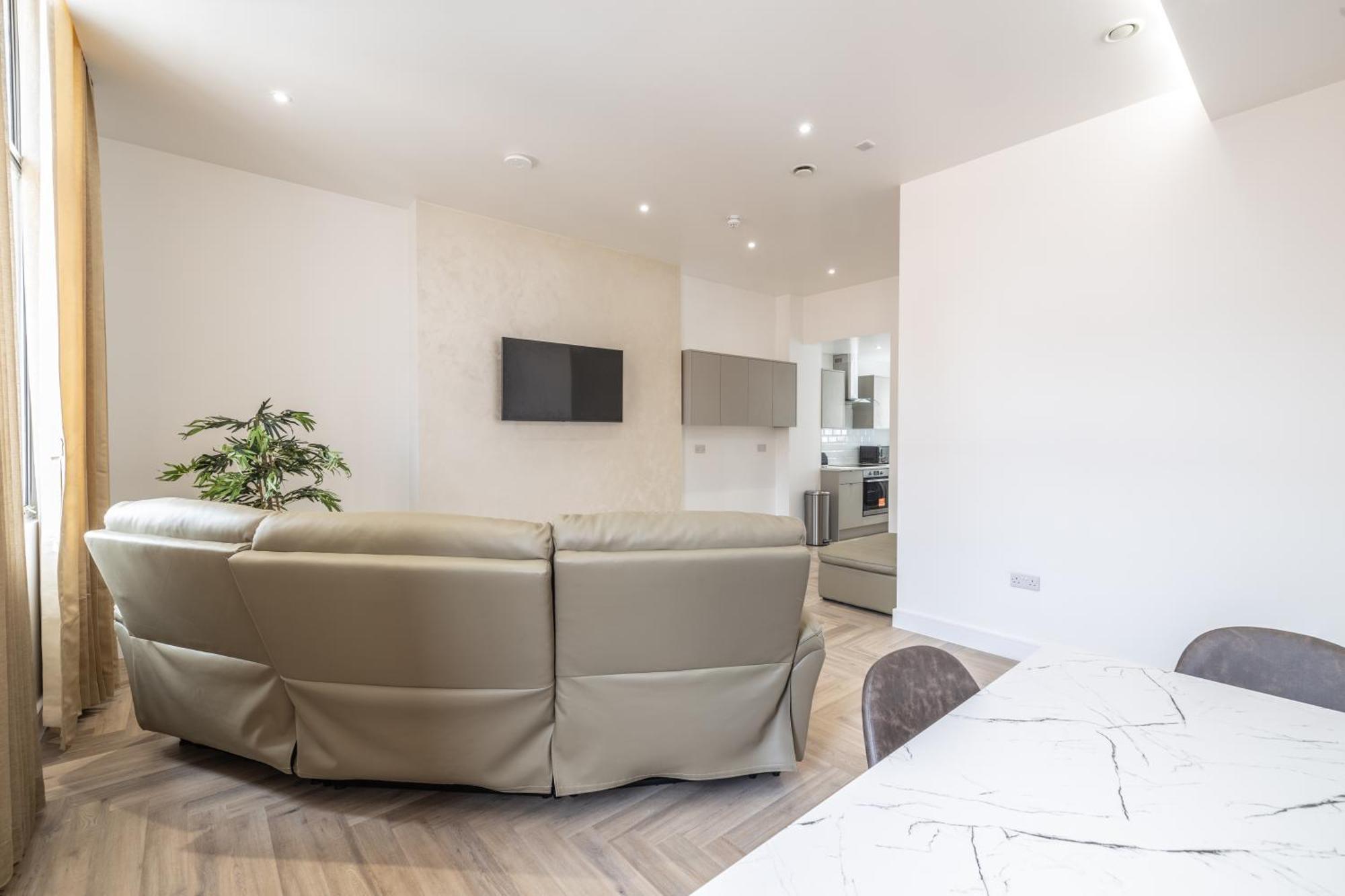 Апартаменты Luxury Retreat, Perfect For Business & Families With Free Gym By The Pocklington - The Abbey *